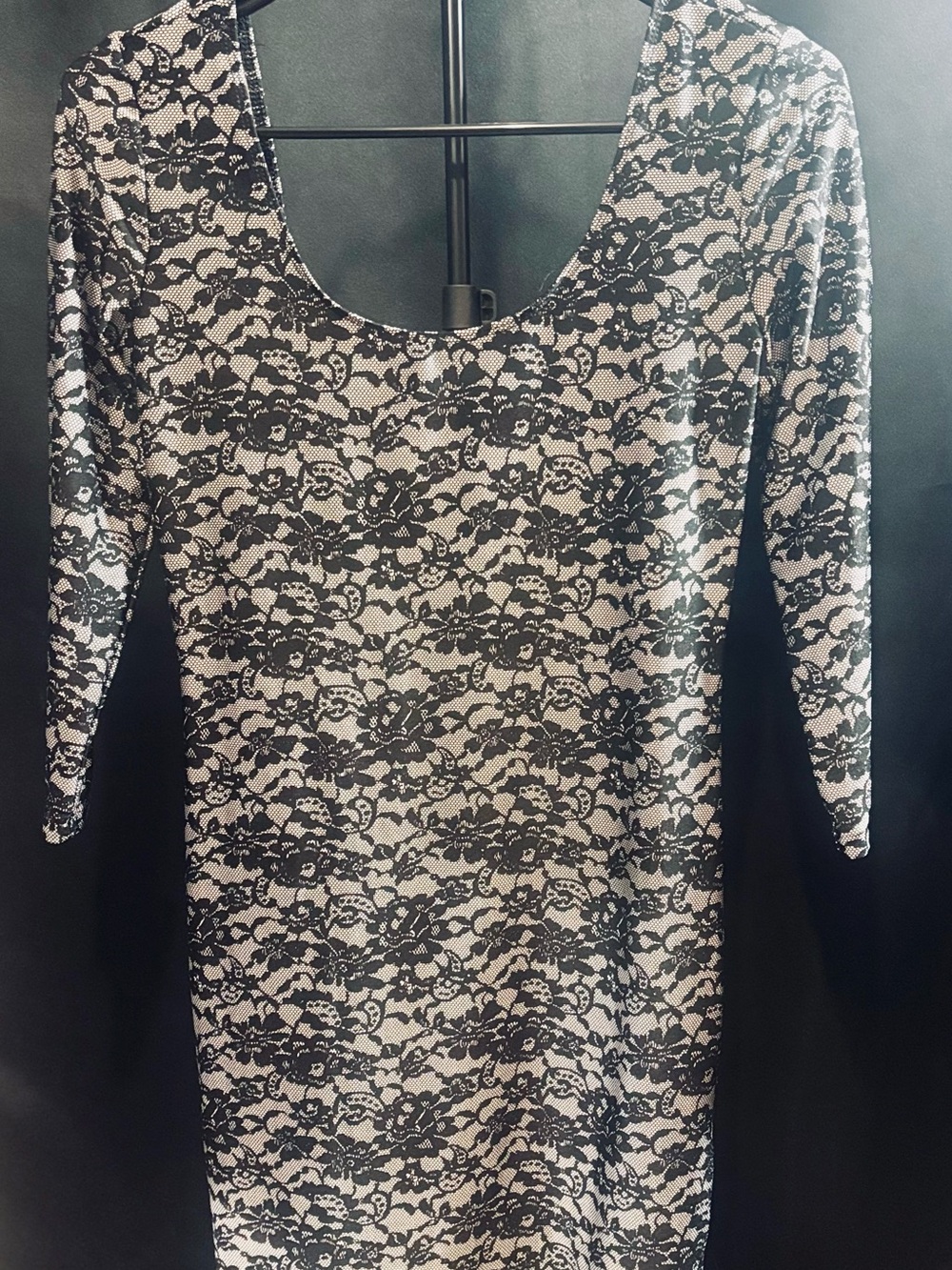 Forever 21 Black and White Lace-Print Long Sleeve Bodycon Dress